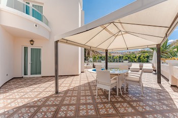 Flamingo Suites Boutique Hotel