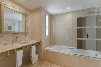 Flamingo Suites Boutique Hotel