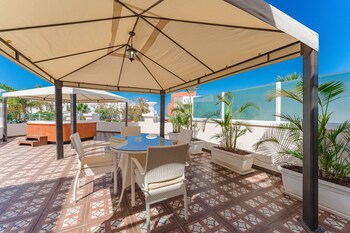 Flamingo Suites Boutique Hotel
