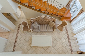 Flamingo Suites Boutique Hotel