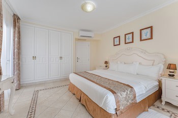 Flamingo Suites Boutique Hotel