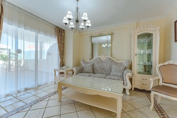 Flamingo Suites Boutique Hotel