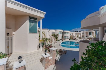 Flamingo Suites Boutique Hotel