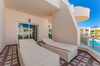 Flamingo Suites Boutique Hotel