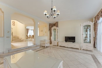 Flamingo Suites Boutique Hotel