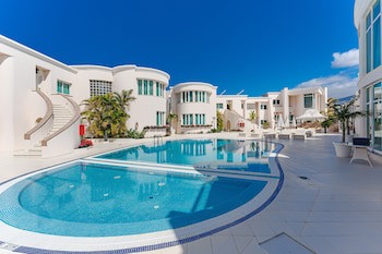 Flamingo Suites Boutique Hotel