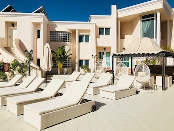 Flamingo Suites Boutique Hotel