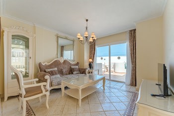 Flamingo Suites Boutique Hotel