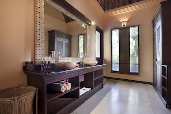 Amertha Bali Villas Beach Front Resort And Spa