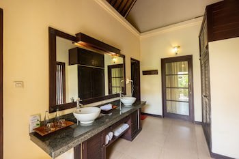 Amertha Bali Villas Beach Front Resort And Spa