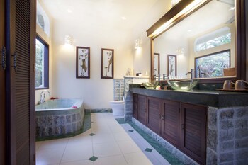 Amertha Bali Villas Beach Front Resort And Spa