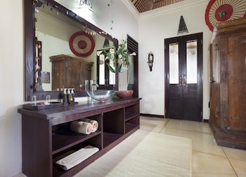 Amertha Bali Villas Beach Front Resort And Spa