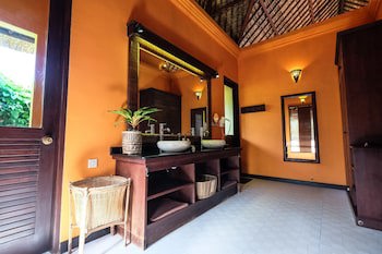 Amertha Bali Villas Beach Front Resort And Spa