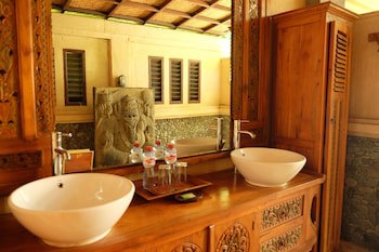 Amertha Bali Villas Beach Front Resort And Spa