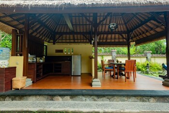 Amertha Bali Villas Beach Front Resort And Spa