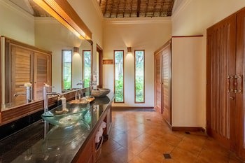 Amertha Bali Villas Beach Front Resort And Spa