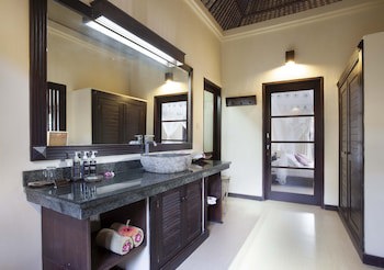 Amertha Bali Villas Beach Front Resort And Spa