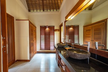 Amertha Bali Villas Beach Front Resort And Spa