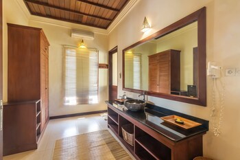 Amertha Bali Villas Beach Front Resort And Spa