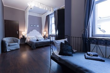 Angel House Aparthotel