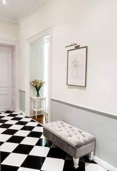Angel House Aparthotel