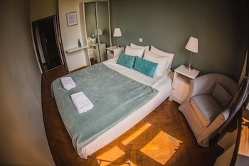 Angel House Aparthotel