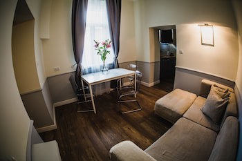 Angel House Aparthotel