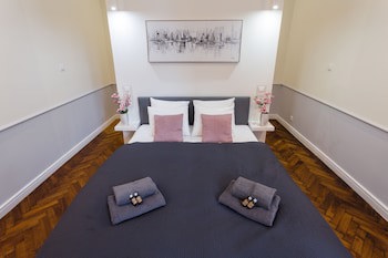 Angel House Aparthotel