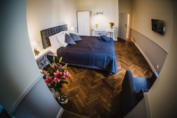 Angel House Aparthotel