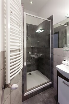 Angel House Aparthotel