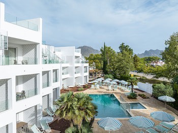 Cabot Las Velas Apartments