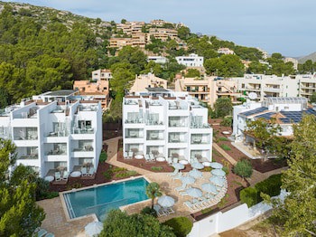 Cabot Las Velas Apartments