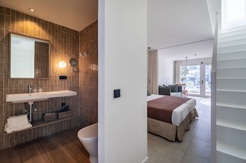 Cabot Las Velas Apartments