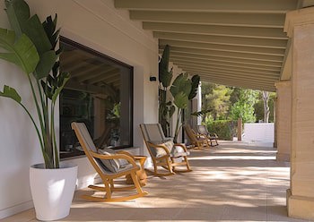 Cabot Las Velas Apartments