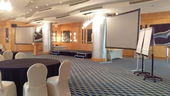 City Seasons Hotel Muscat