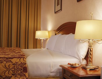 Killarney Avenue Hotel