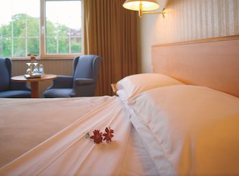 Killarney Avenue Hotel