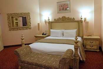 Imperial Royale Hotel