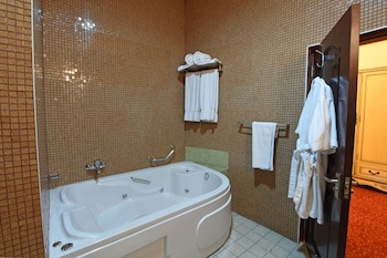 Imperial Royale Hotel
