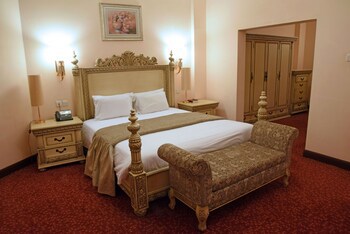 Imperial Royale Hotel