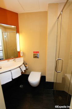 Ibis Singapore Novena