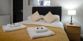 Coasters Hotel & Apartments