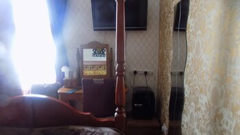 Driftwood Hotel