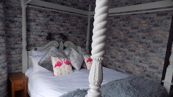 Driftwood Hotel