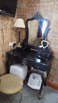 Driftwood Hotel