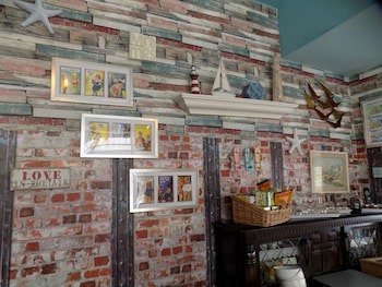 Driftwood Hotel