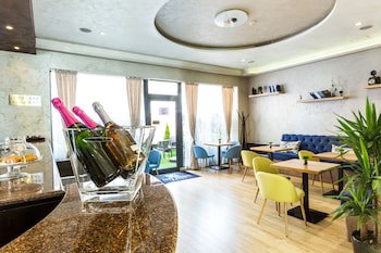 City Avenue Hotel By Hmg