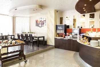 City Avenue Hotel By Hmg