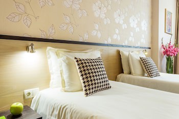 City Avenue Hotel By Hmg