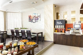 City Avenue Hotel By Hmg